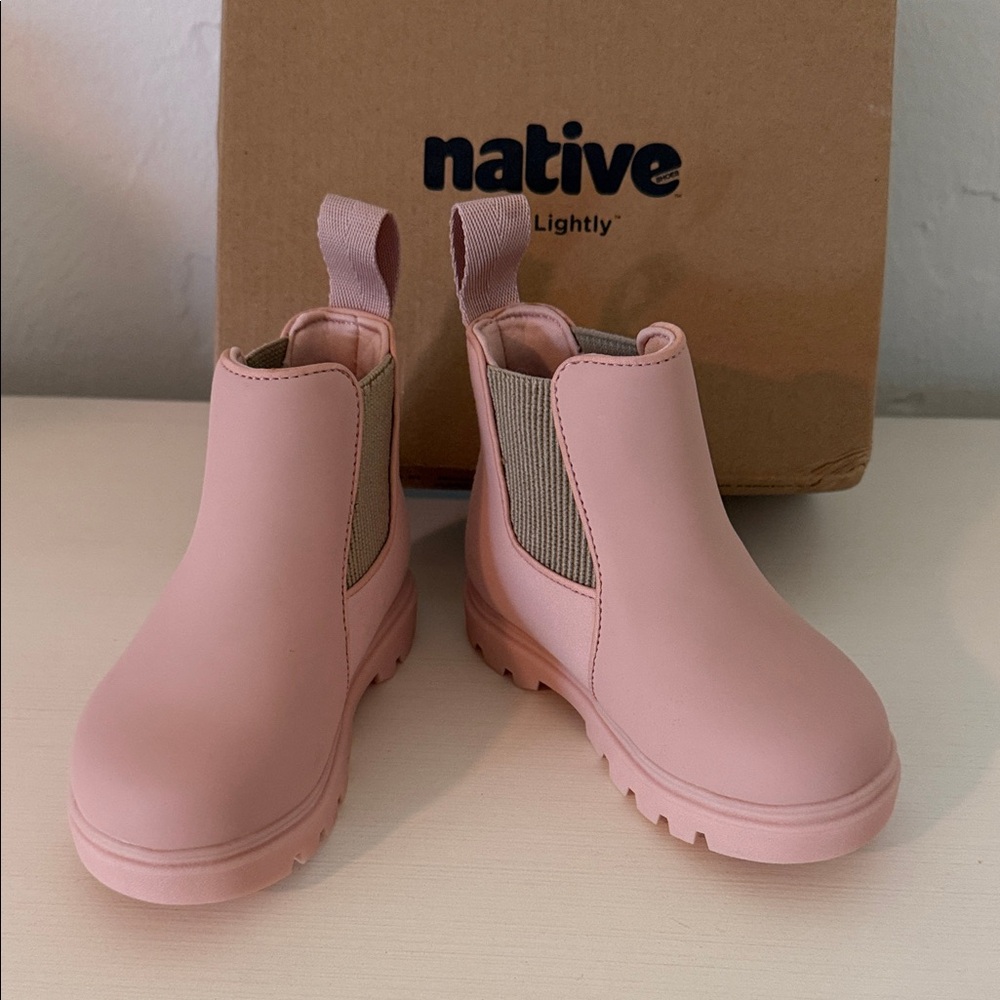Native Pink Chelsea Kids Boots - Picture 4 of 5